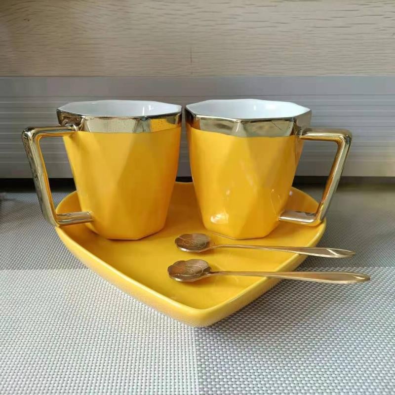 COUPLE TEA CUP